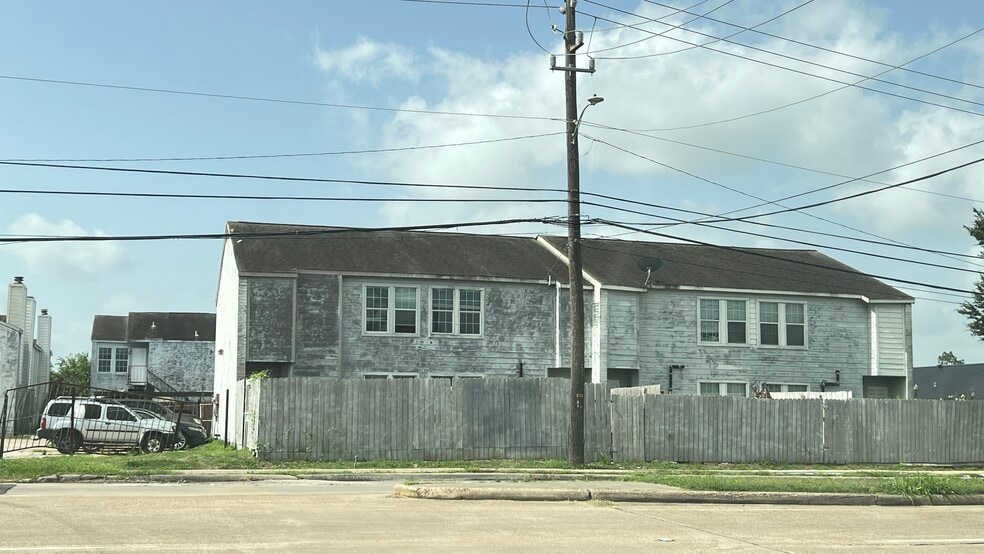 More Photos Of 8807 Bissonnet St, Houston Apartments For Sale