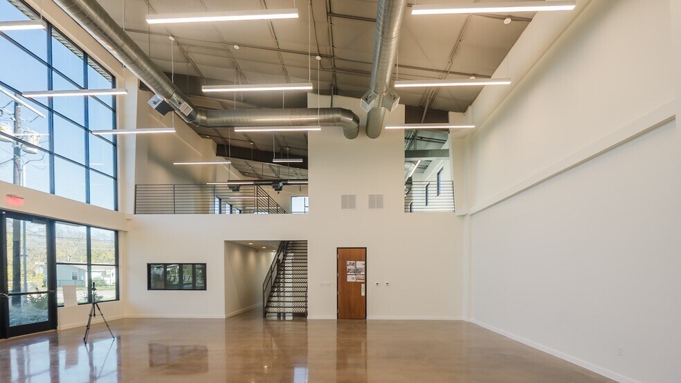 More Photos Of 503 Radam Ln, Austin Office For Lease