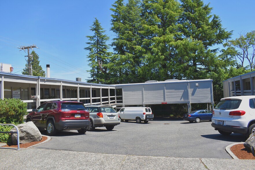 More Photos Of 6850 35th Ave NE, Seattle Unknown For Sale