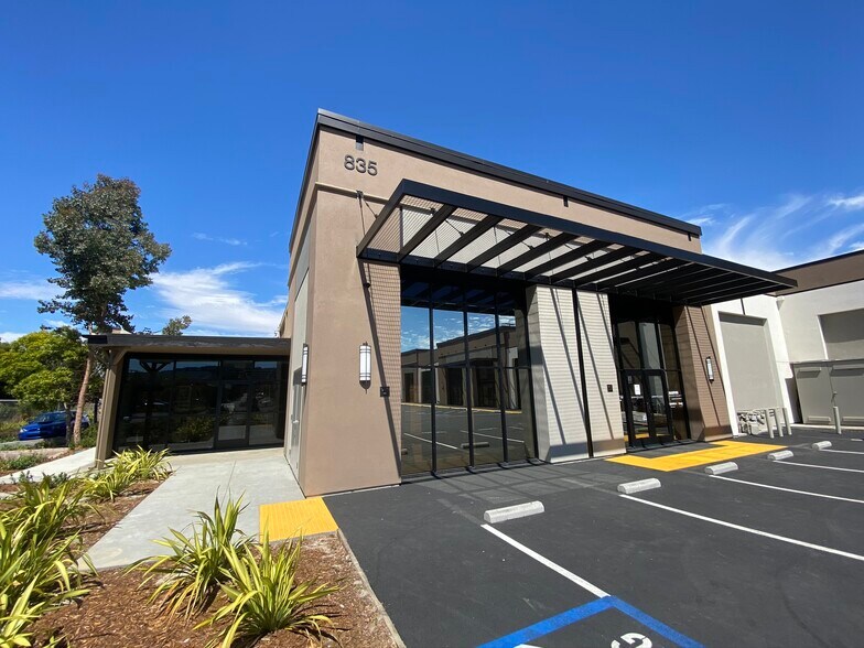 More Photos Of 883 E San Carlos Ave, San Carlos Flex For Sale