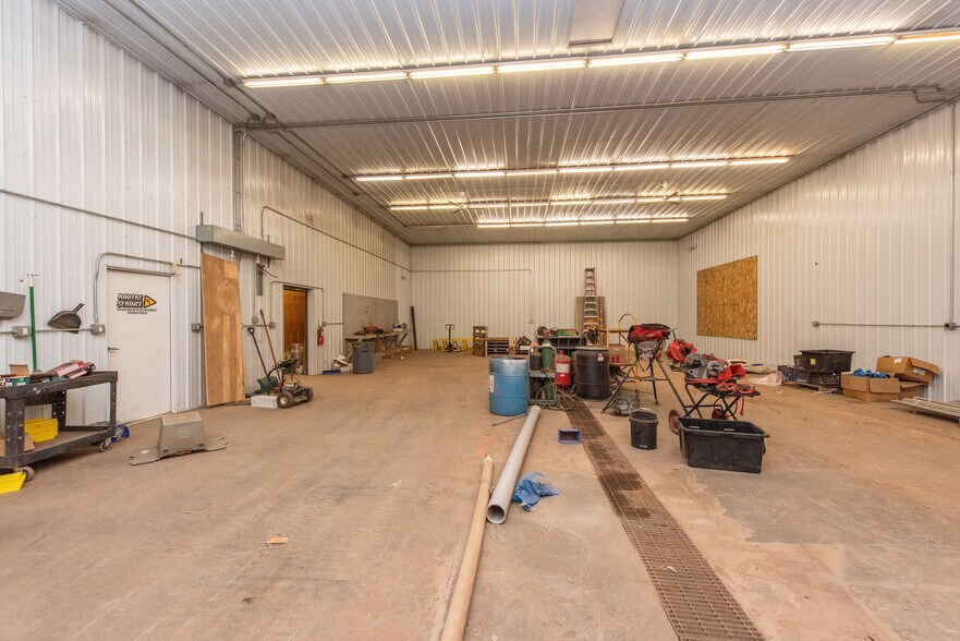 More Photos Of 13603 38th St SW, Belfield Flex For Lease