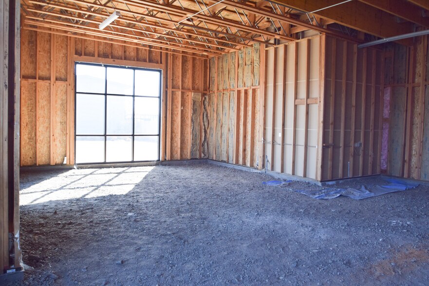 More Photos Of 2984 S 6th St, Klamath Falls Storefront Retail Office For Lease