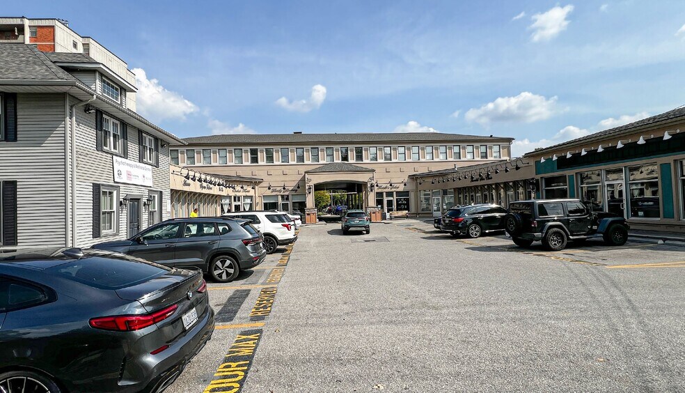 More Photos Of 7787 Yonge St, Markham Storefront Retail Office For Lease