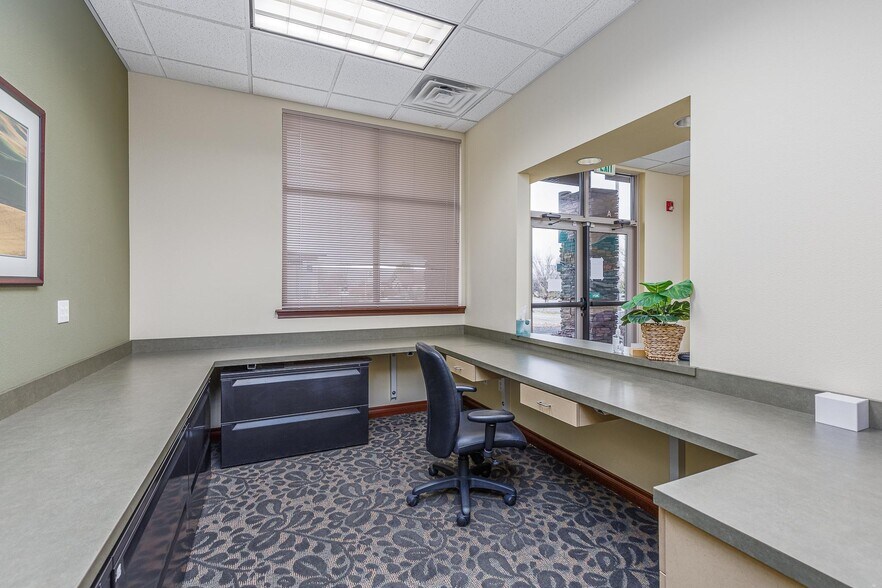 More Photos Of 8121 W Grandridge Blvd, Kennewick Office For Lease