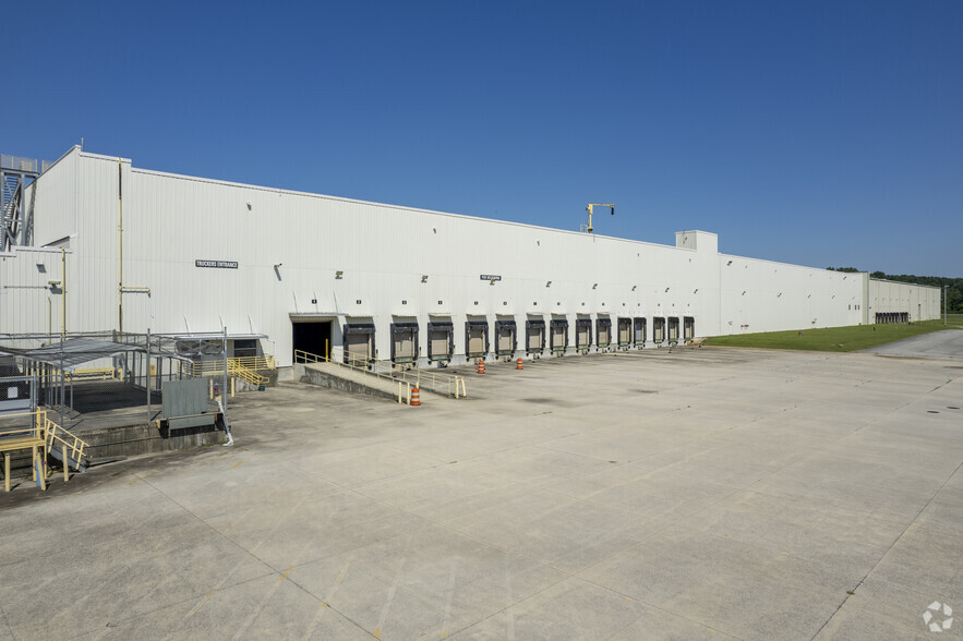 More Photos Of 4905 Moores Mill Rd, Huntsville Manufacturing For Lease