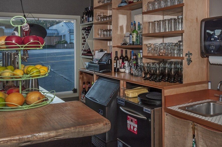 More Photos Of 4660 SE Highway 101, Lincoln City Restaurant For Sale