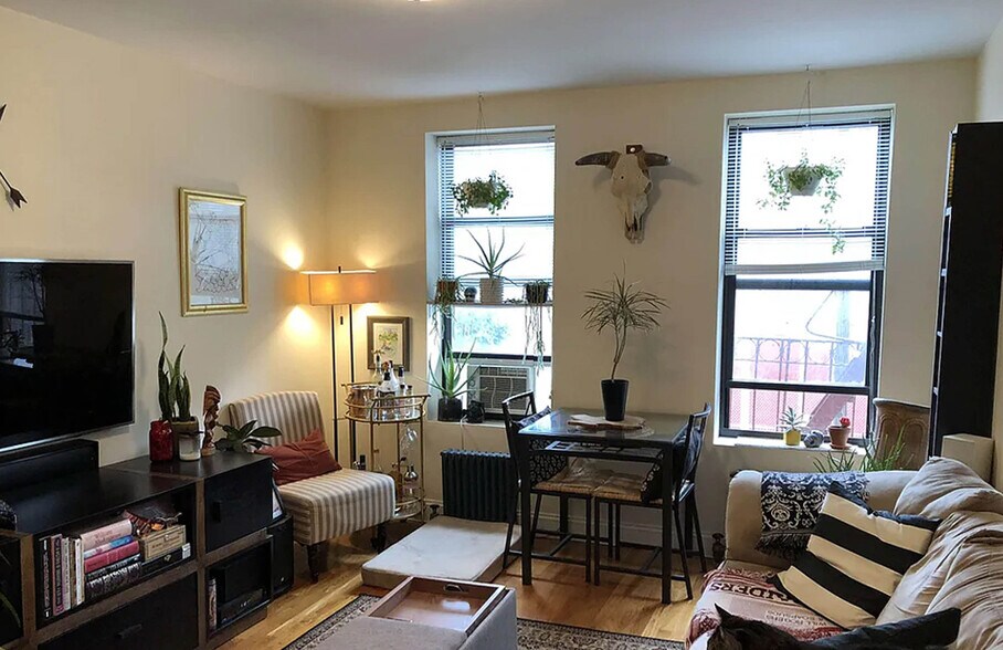 More Photos Of 2374 29th St, Astoria Apartments For Sale