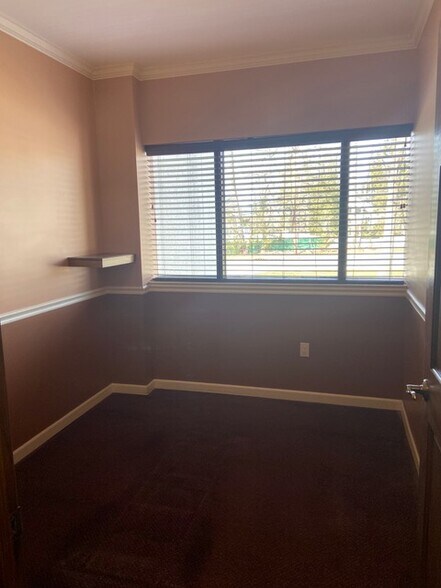 More Photos Of 225 Gordons Corner Rd, Manalapan Township Medical For Lease