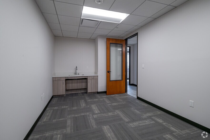 More Photos Of 711 Navarro St, San Antonio Office For Lease