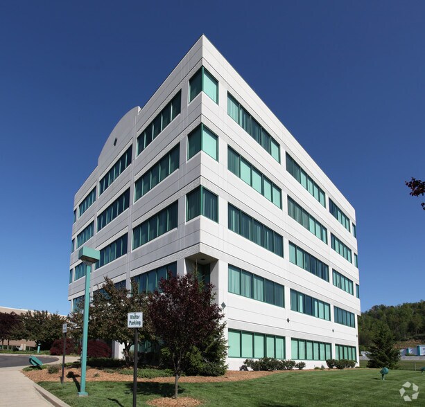 More Photos Of 135 Corporate Centre Dr, Scott Depot Office For Lease