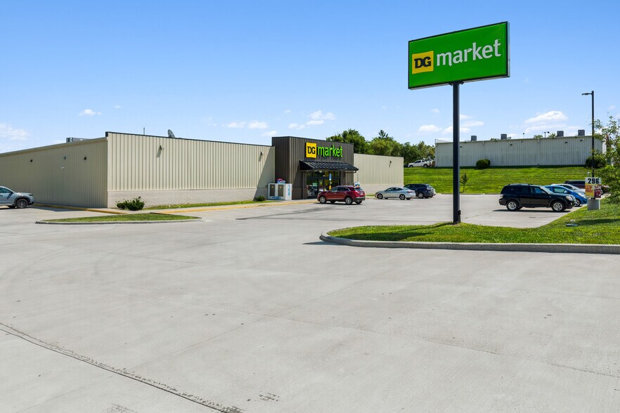 More Photos Of 2106 Missouri 7, Pleasant Hill Supermarket For Sale