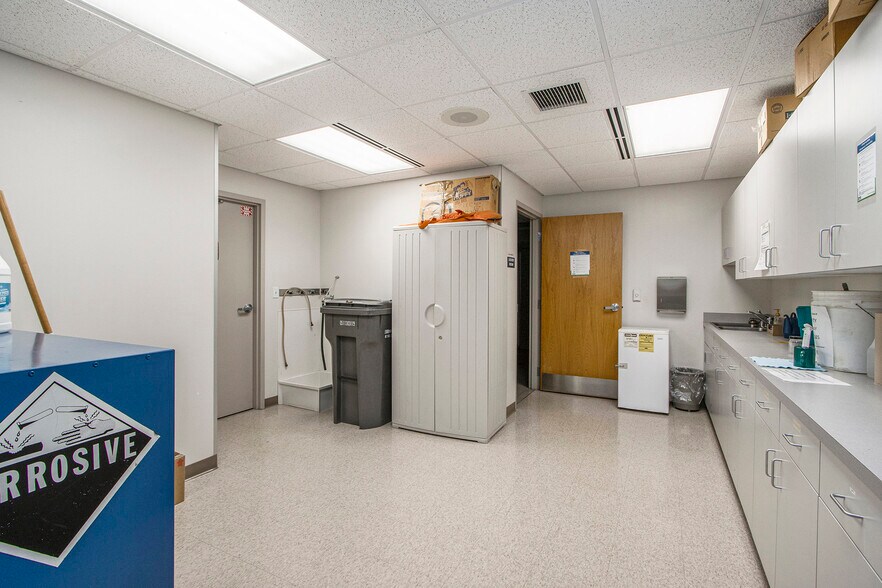 More Photos Of 7953 Adobe Rd, Kalamazoo Office For Sale