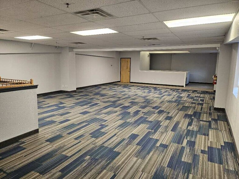 More Photos Of 7927-7939 Red Granite Loop, Colorado Springs Warehouse For Lease