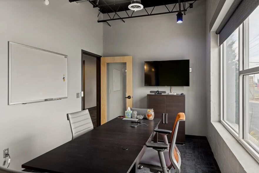 More Photos Of 912 N Classen Blvd, Oklahoma City Loft Creative Space For Sale