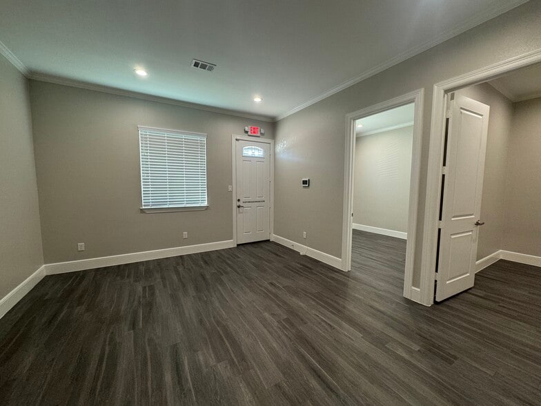 More Photos Of 17150 N Eldridge Pkwy, Tomball Medical For Sale