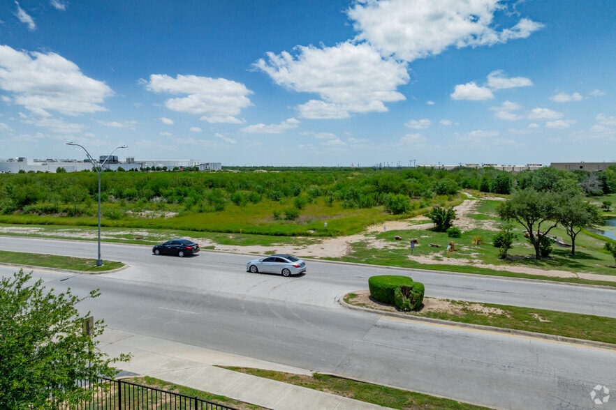 More Photos Of 3667 Global Way, San Antonio Distribution For Lease