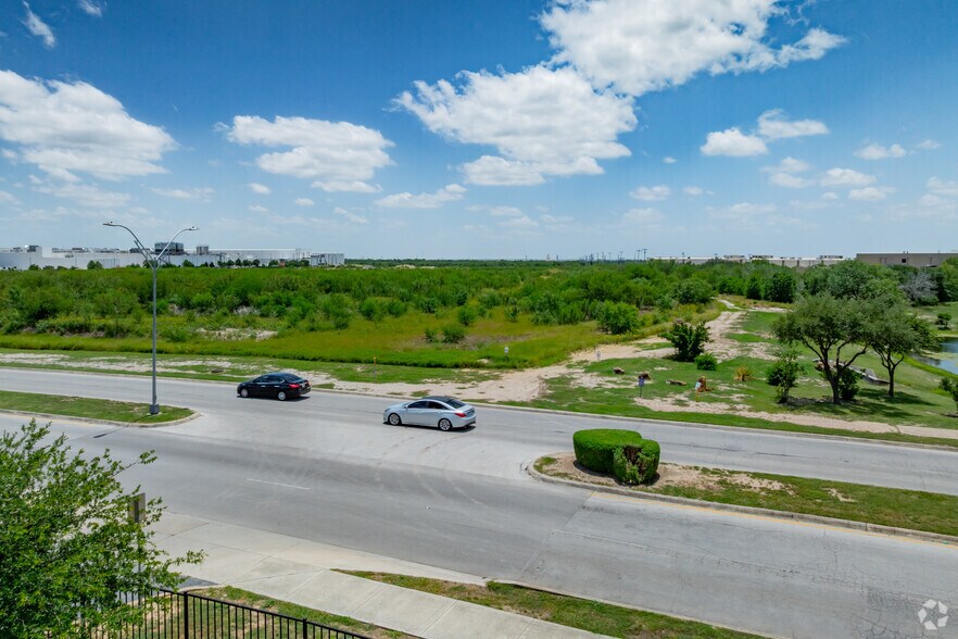 More Photos Of 3667 Global Way, San Antonio Distribution For Lease