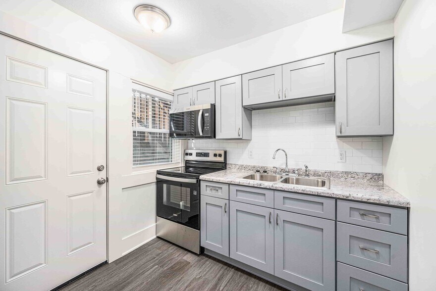 More Photos Of 3113-3123 Thompson Ave, Kansas City Apartments For Sale