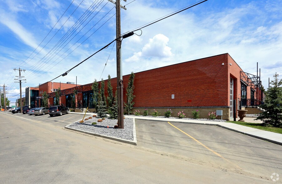 More Photos Of 10939 120th St NW, Edmonton General Retail For Lease