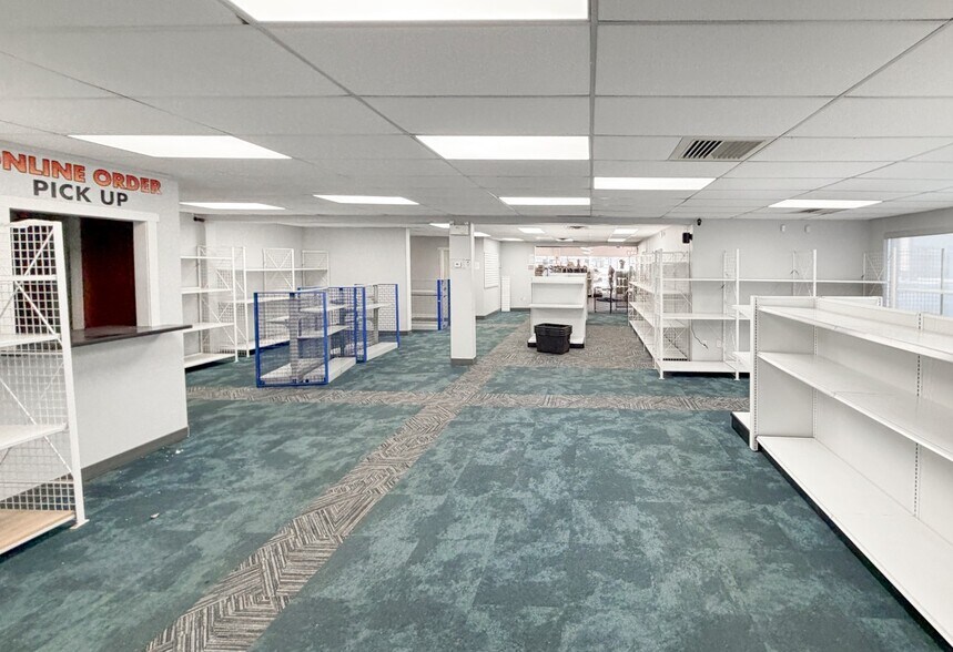 Primary Photo Of 95 McLeod Ave, Spruce Grove Medical For Lease