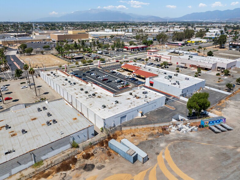 More Photos Of 955 S E St, San Bernardino Freestanding For Lease