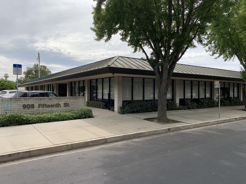 Primary Photo Of 909 15th St, Modesto Office For Lease
