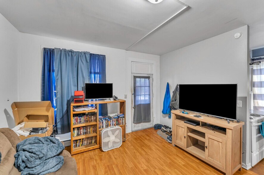 More Photos Of 91 Main St, Oneonta Apartments For Sale