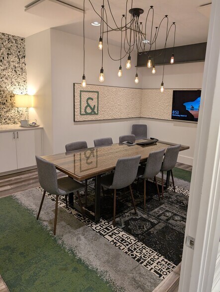 More Photos Of 115 15th Ave E, Seattle Bank For Sale