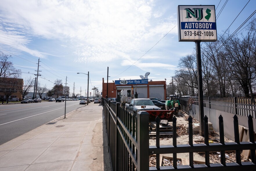More Photos Of 615 Frelinghuysen Ave, Newark General Retail For Sale