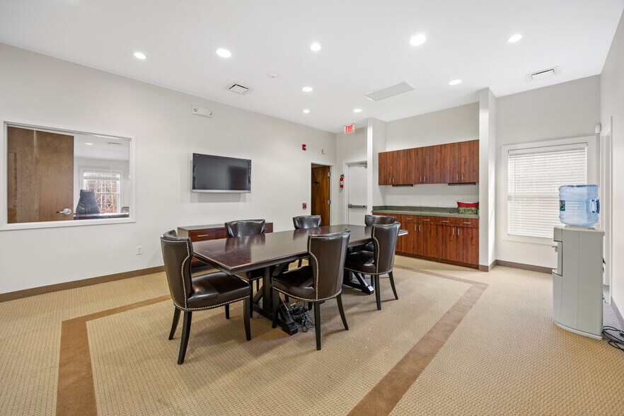 More Photos Of 76 Tokeneke Rd, Darien Office For Lease
