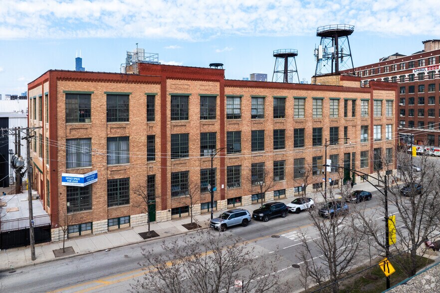More Photos Of 600 W Cermak Rd, Chicago Loft Creative Space For Lease