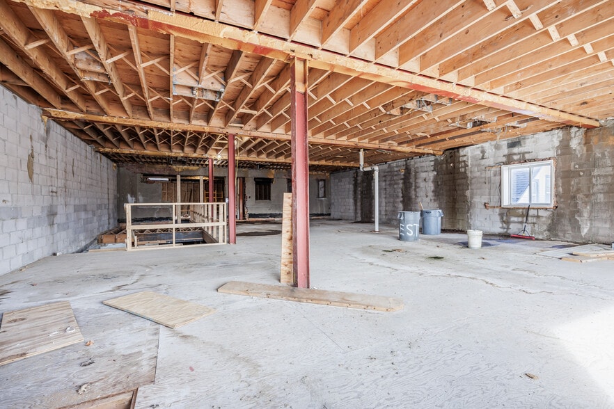 More Photos Of 20 Windsor St, Rochester Theater Concert Hall For Sale