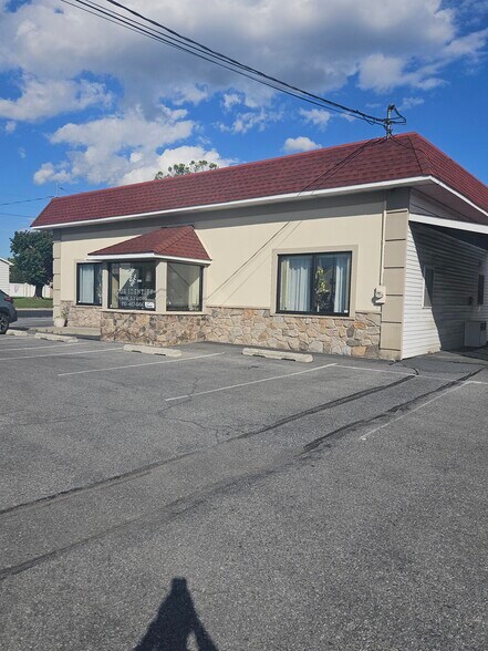 More Photos Of 1101 Chestnut St, Coplay General Retail For Lease