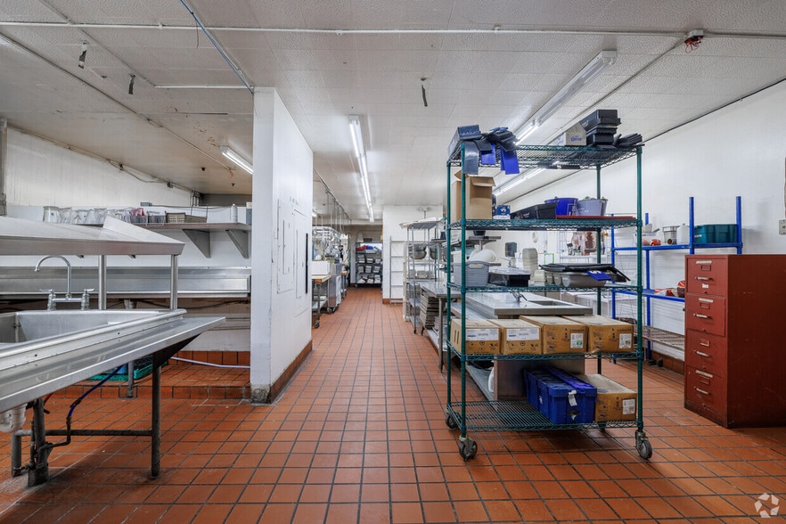 More Photos Of 6108 Loomis Rd, Farmington Lodge Meeting Hall For Lease