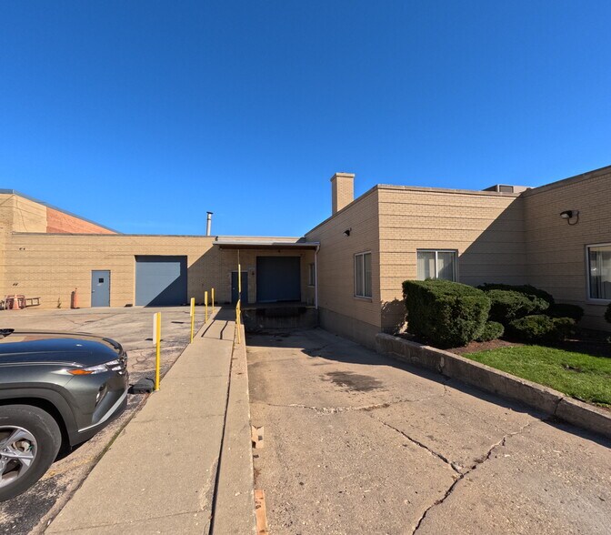 More Photos Of 6501 N Avondale Ave, Chicago Manufacturing For Sale