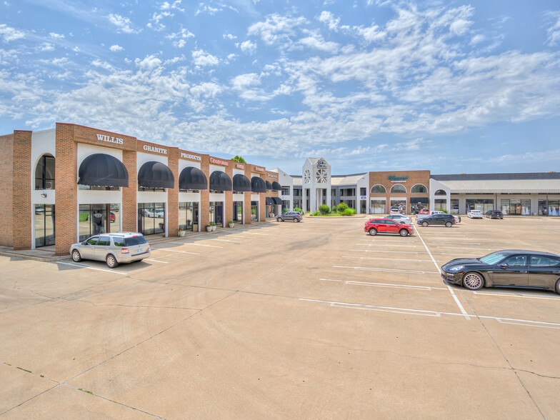 Primary Photo Of 3800-3864 N Macarthur Blvd, Oklahoma City Unknown For Lease