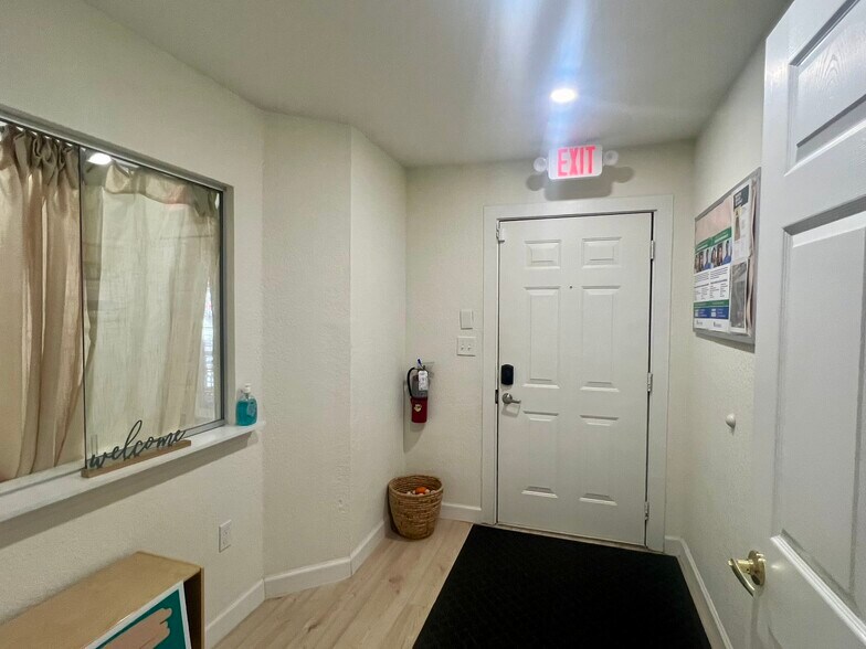 More Photos Of 2455 Ark Academy Ct, Sanford Office For Sale