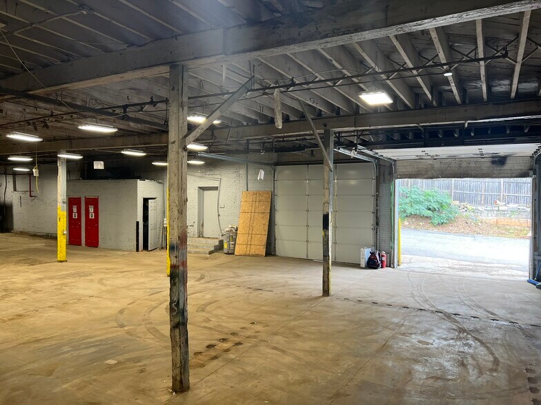More Photos Of 3501 37th St, Mount Rainier Contractor Storage Yard For Lease