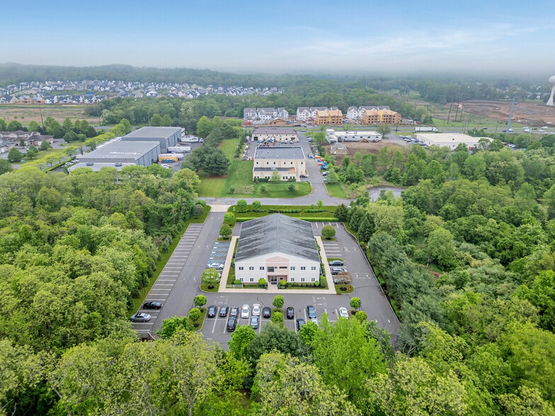 More Photos Of 500 Park Ave, Manalapan Township Medical For Lease