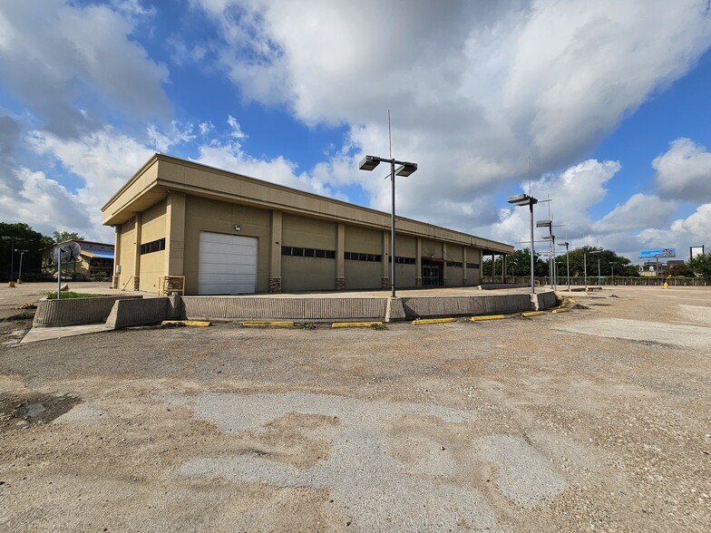 Primary Photo Of 6200 South Loop E, Houston Industrial For Sale