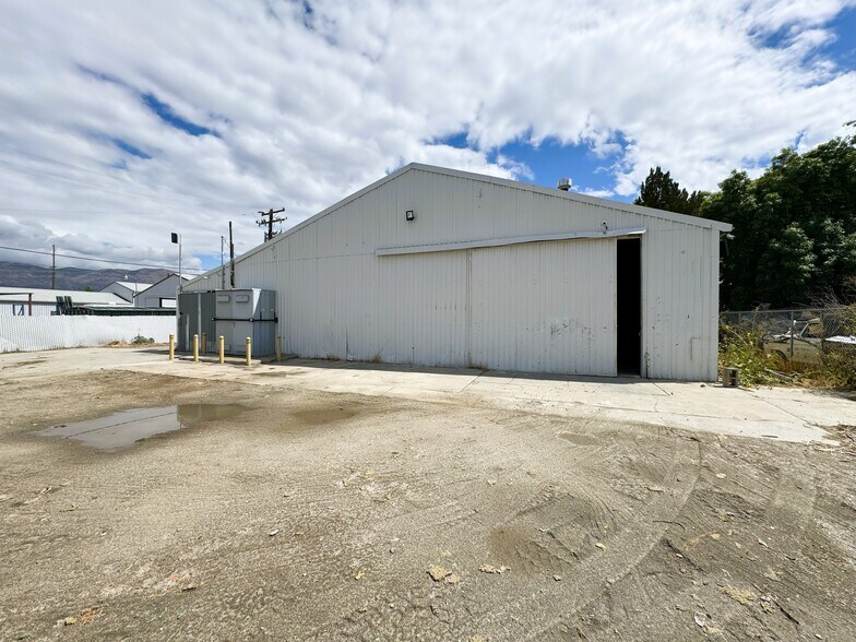 More Photos Of 1449 Mesa View St, Hemet Warehouse For Lease