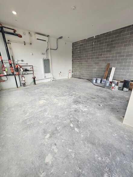 More Photos Of 90 Wealthy St SE, Grand Rapids Apartments For Lease