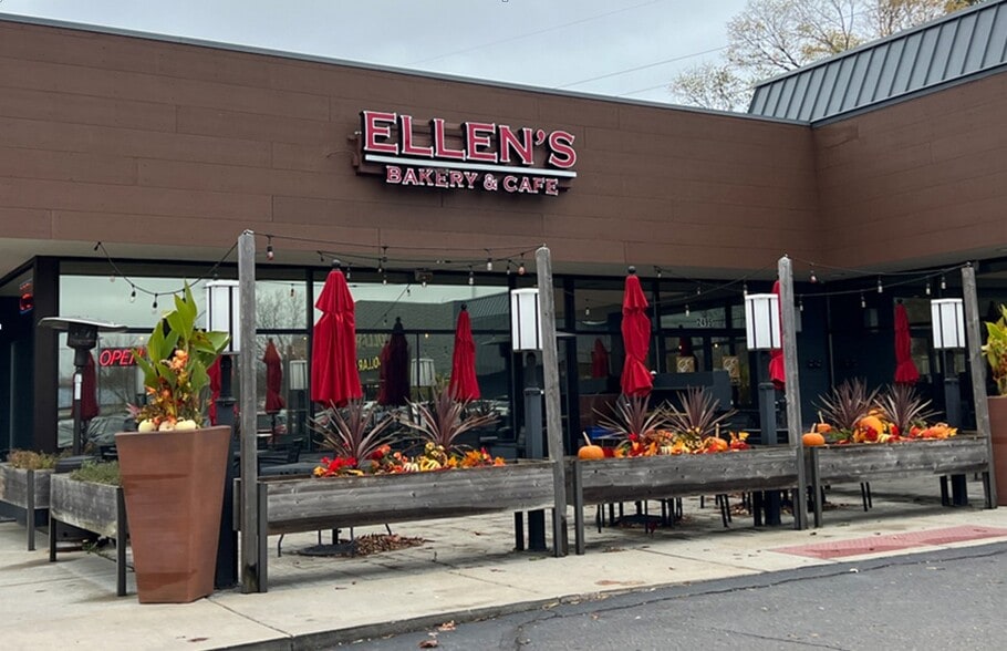 Primary Photo Of 2465-2555 Orchard Lake Rd, Sylvan Lake General Retail For Sale