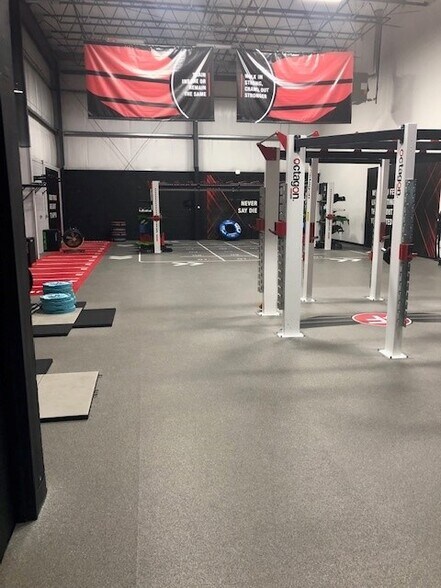 More Photos Of 1001 Lincoln Blvd, Middlesex Warehouse For Lease