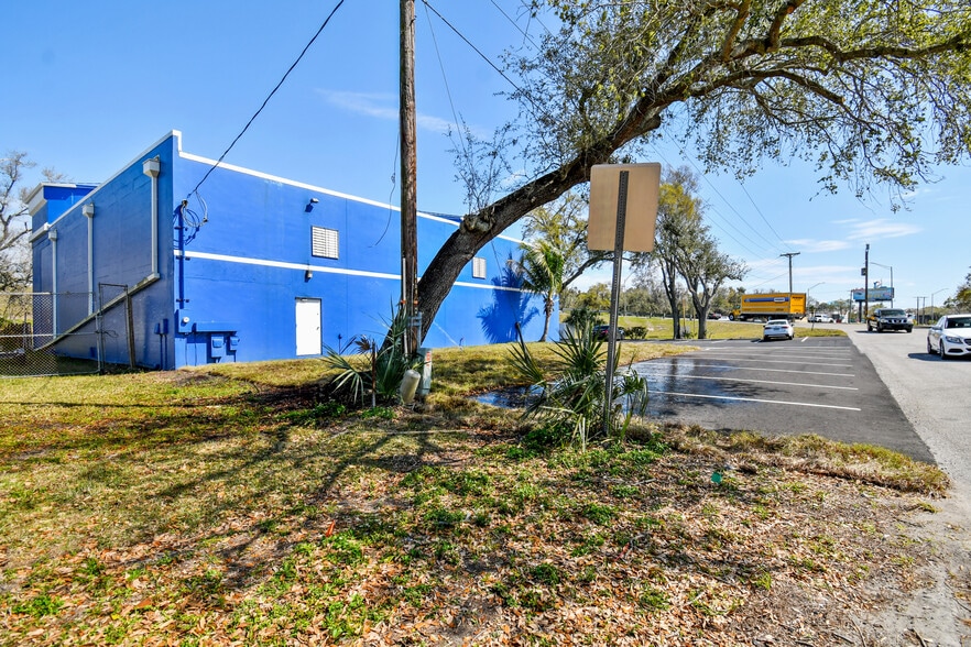 More Photos Of 9102 N Dale Mabry Hwy, Tampa Storefront Retail Office For Sale