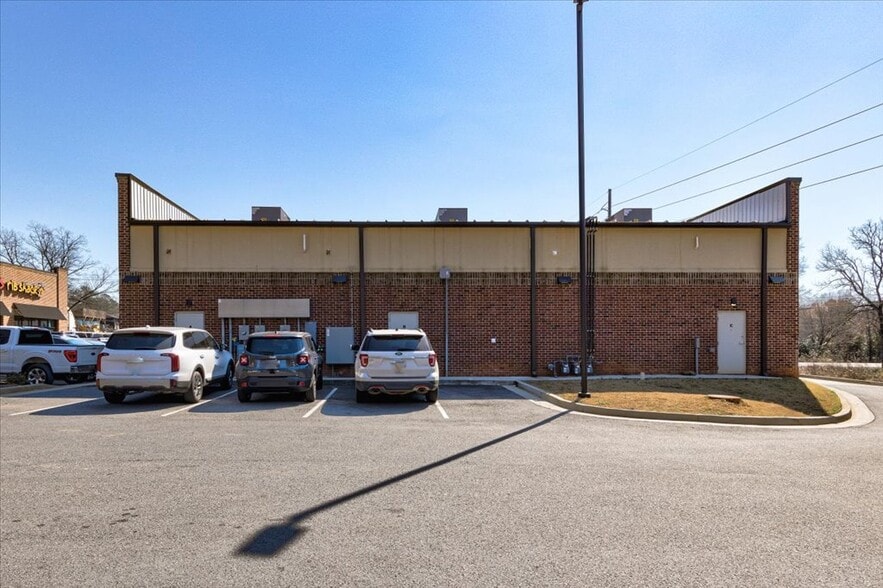 More Photos Of 438 Cabiness Road, Forsyth Storefront Retail Office For Sale