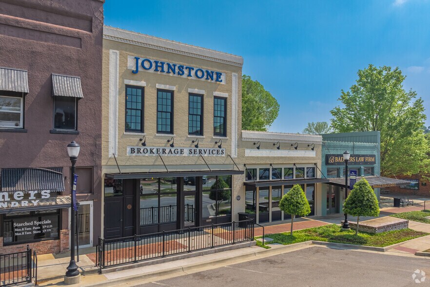 More Photos Of 117 San Augustine St, Center Office For Sale