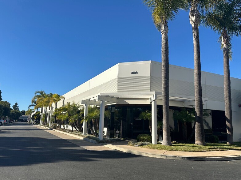 More Photos Of 2221 E Celsius Ave, Oxnard Manufacturing For Lease