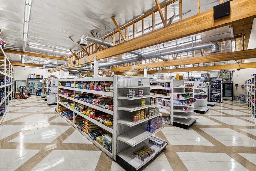 More Photos Of 9403 Las Tunas Dr, Temple City Freestanding For Sale