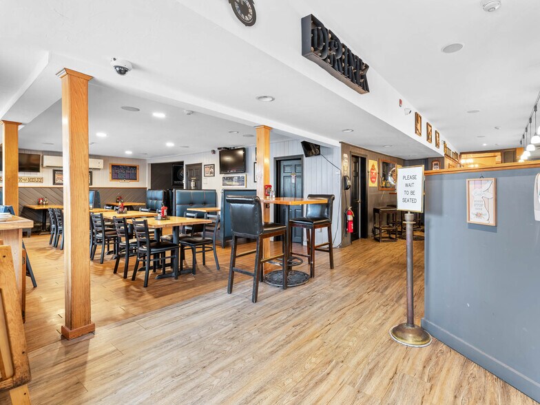 More Photos Of 176 Columbus Ave, Pawtucket General Retail For Sale